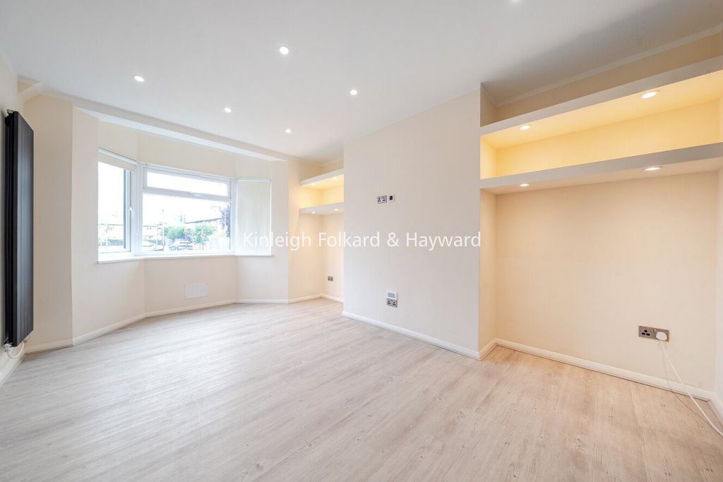 Property photo 1 of 11 Picture No. 17