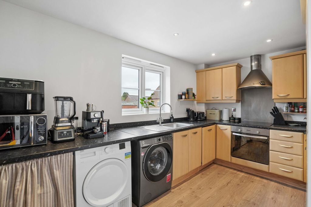 Property photo 3 of 13 Kitchen