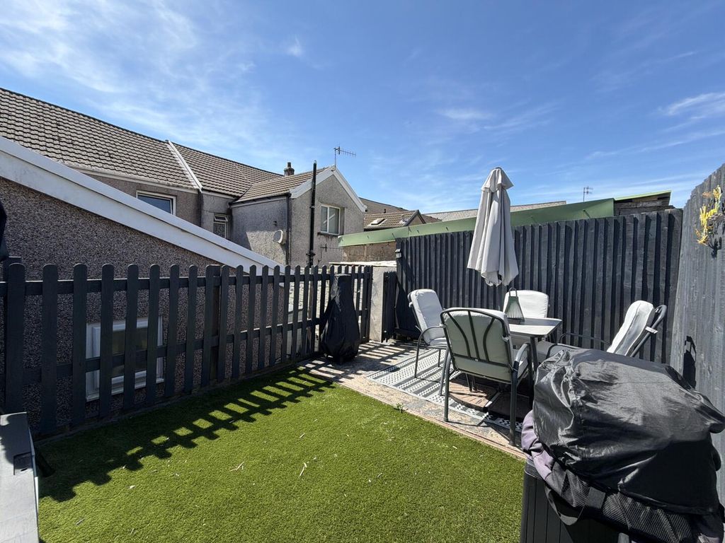 Property photo 2 of 26 Rear Garden