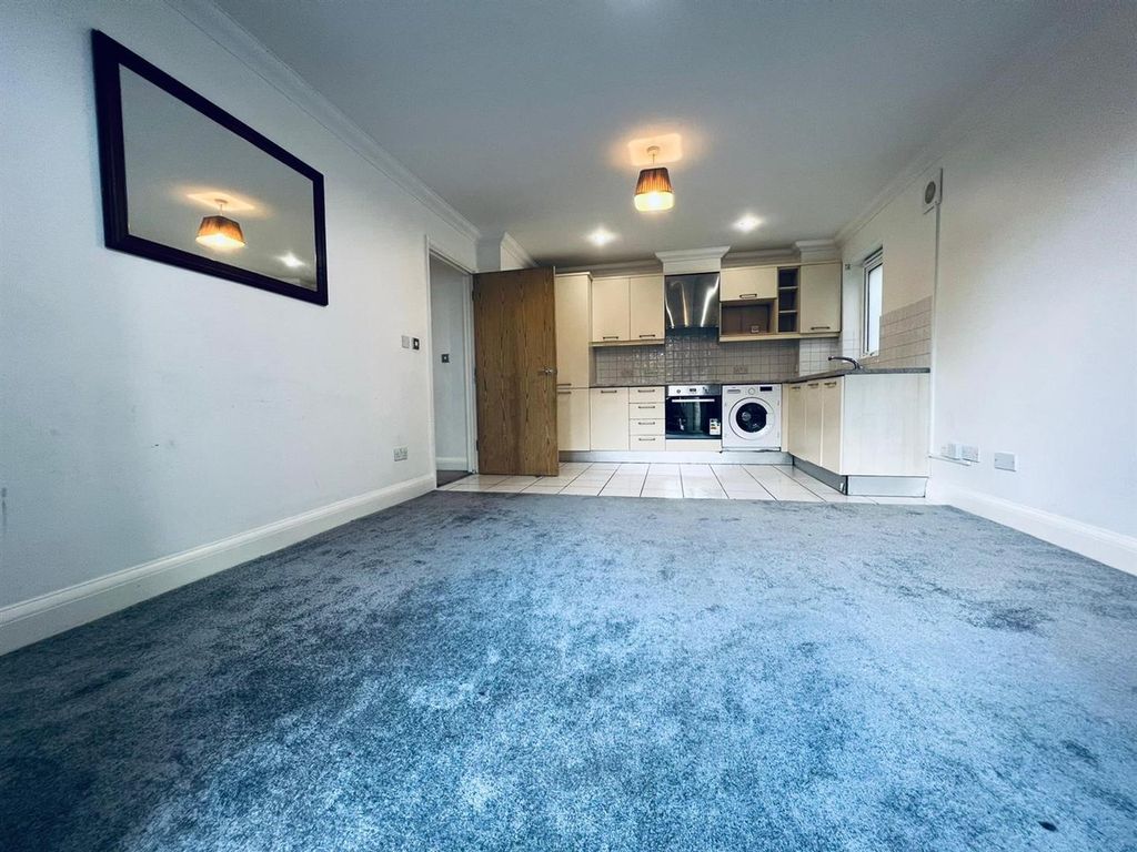 Property photo 1 of 18 To Let, Rent - 2 Bed In Campbell Road, London, E3 - Maxwellproperties.Co.uk