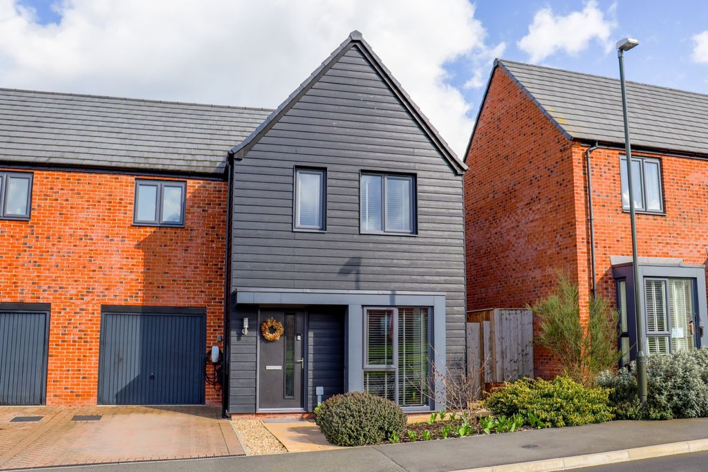 Property photo 1 of 16 Front Of Property 1