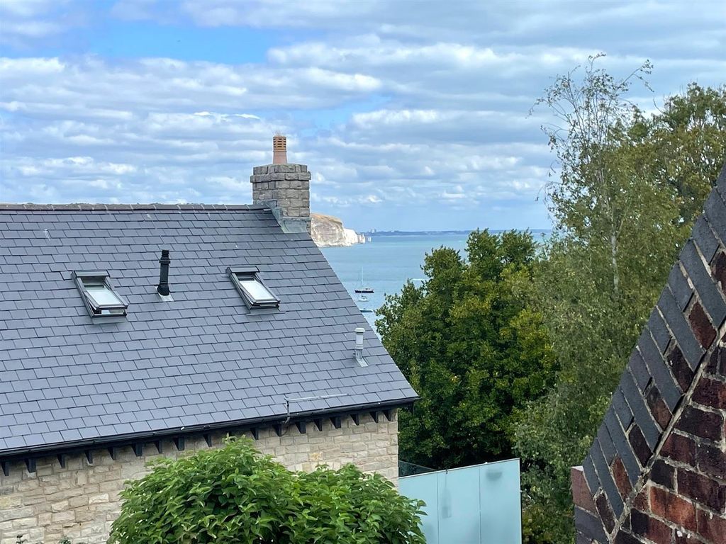 Property photo 2 of 23 4203 Aug View.Jpg