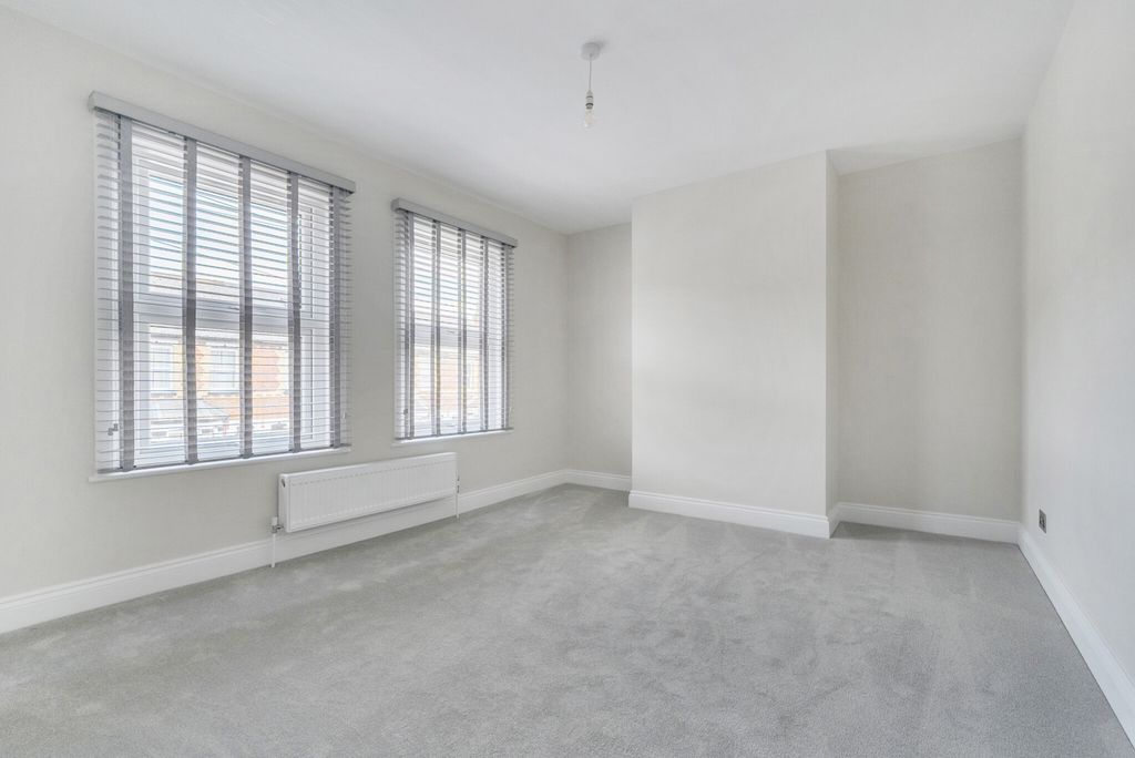 Property photo 2 of 20 1363911-1-68E51Ad...