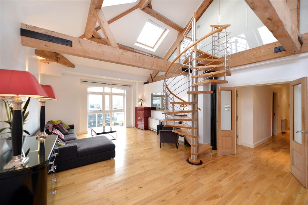 Property photo 1 of 8 P 2.Jpg