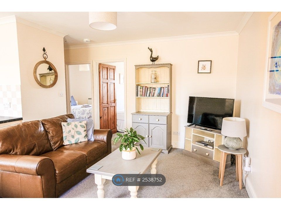 Property photo 2 of 7 Living Area