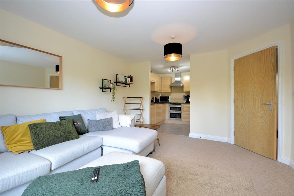 Property photo 3 of 9 8 (46).Png