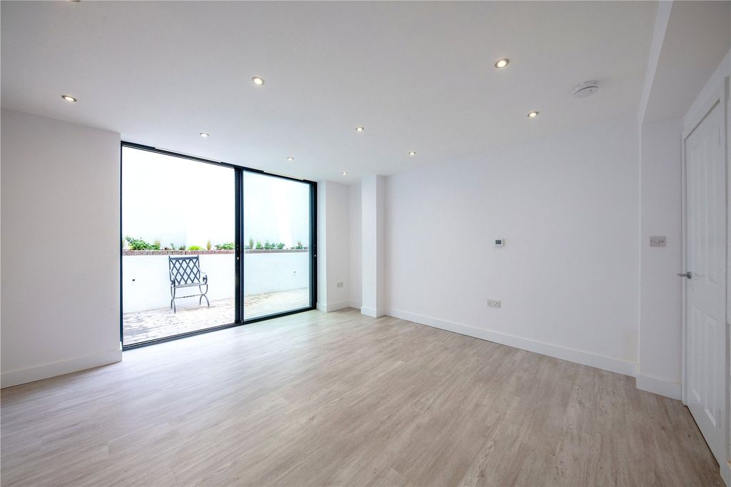 Property photo 2 of 9 Reception Room