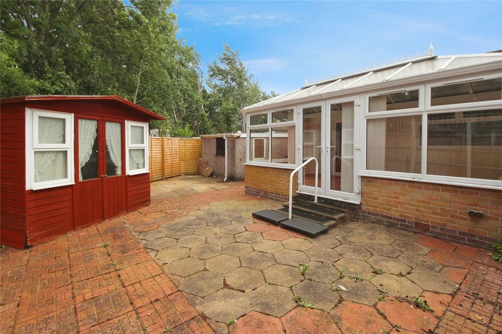 Property photo 2 of 18 Gardens