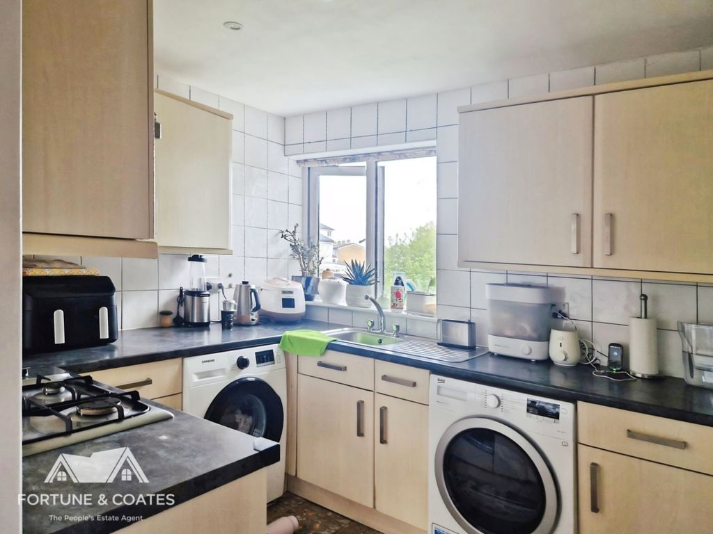 Property photo 3 of 8 Pbox-Img.Jpg