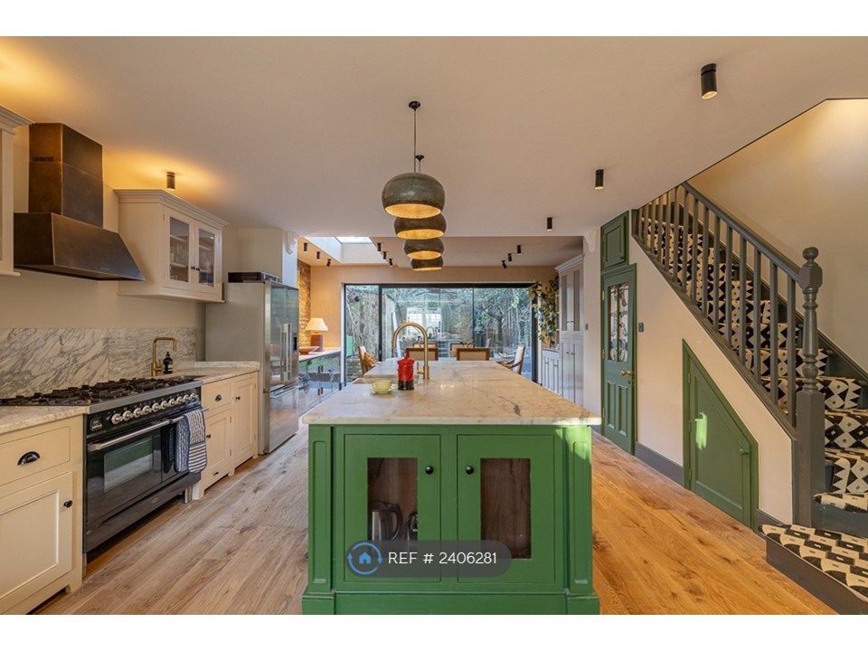 Property photo 1 of 31