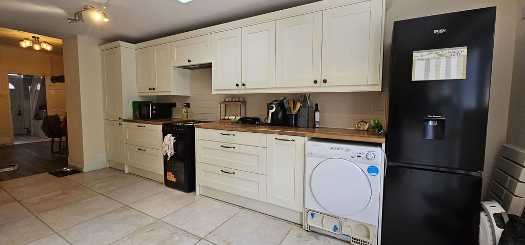Property photo 3 of 12 Heart96587659620260619-Interior-10-Xgsabvzd0Hjtzxgz.Jpg