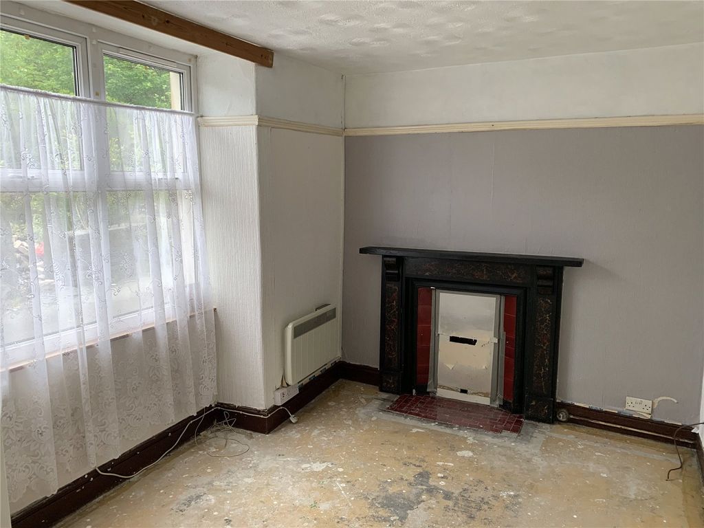 Property photo 2 of 18 Picture No. 14