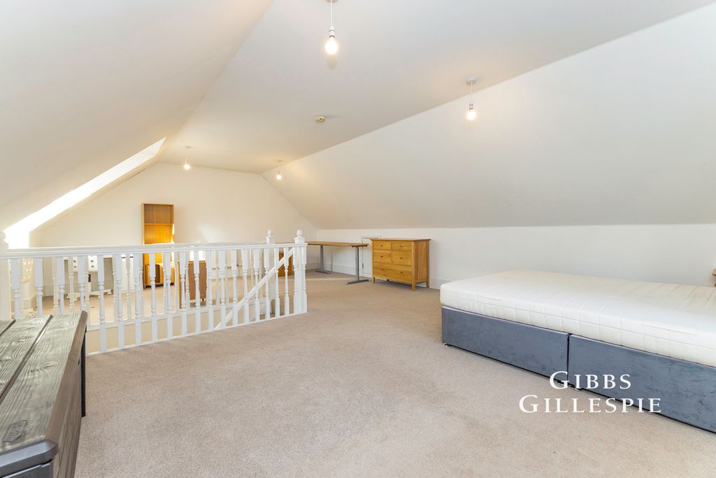 Property photo 2 of 10 Photo