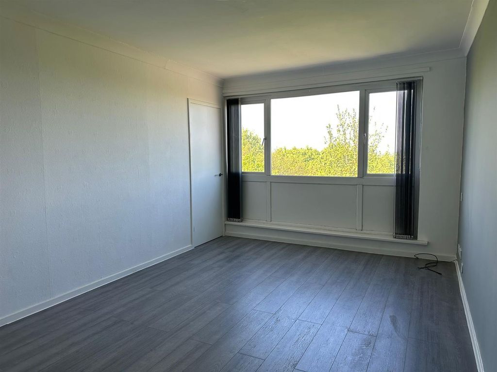 Property photo 2 of 8 Living Room