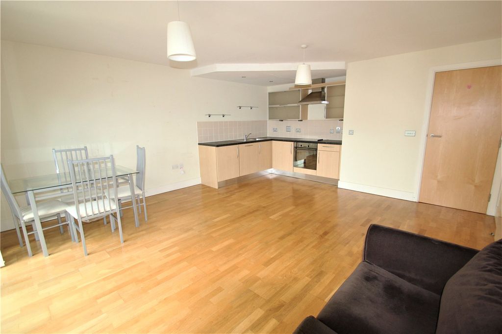 Property photo 2 of 7 Picture No. 12