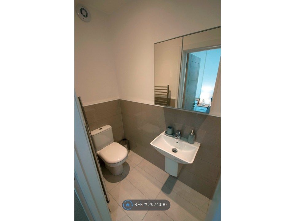 Property photo 3 of 5 Shower Room