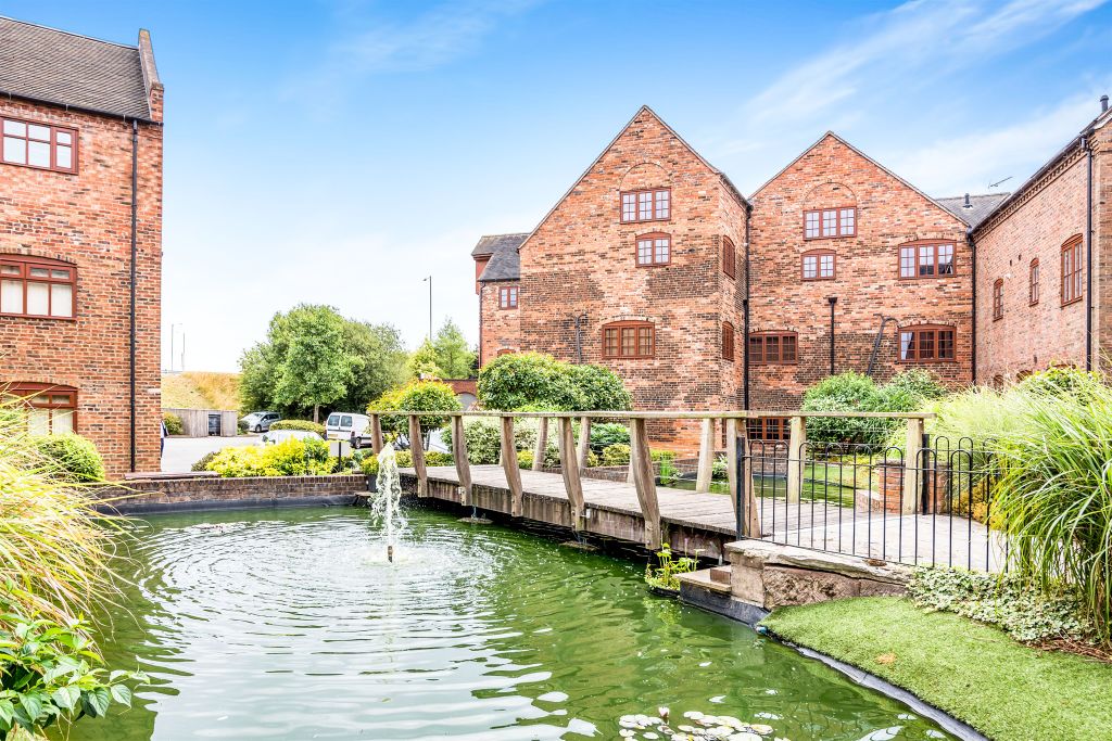 Property photo 2 of 10