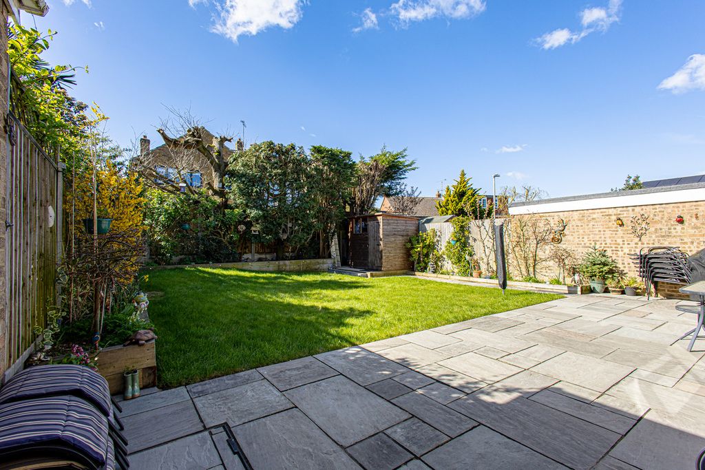 Additional image 35 of 6 bed detached house for saleChestwood Close, Billericay CM12