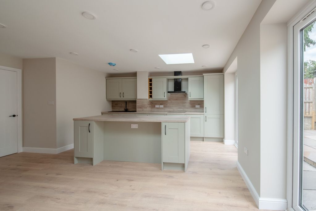 Property photo 2 of 19 Livingdining Kitchen