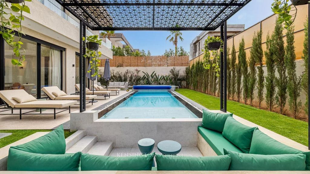 Property photo 1 of 24