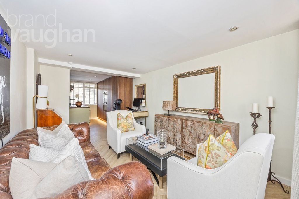 Property photo 2 of 10 Picture No. 11