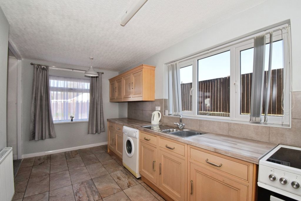 Property photo 2 of 17 Kitchen Diner