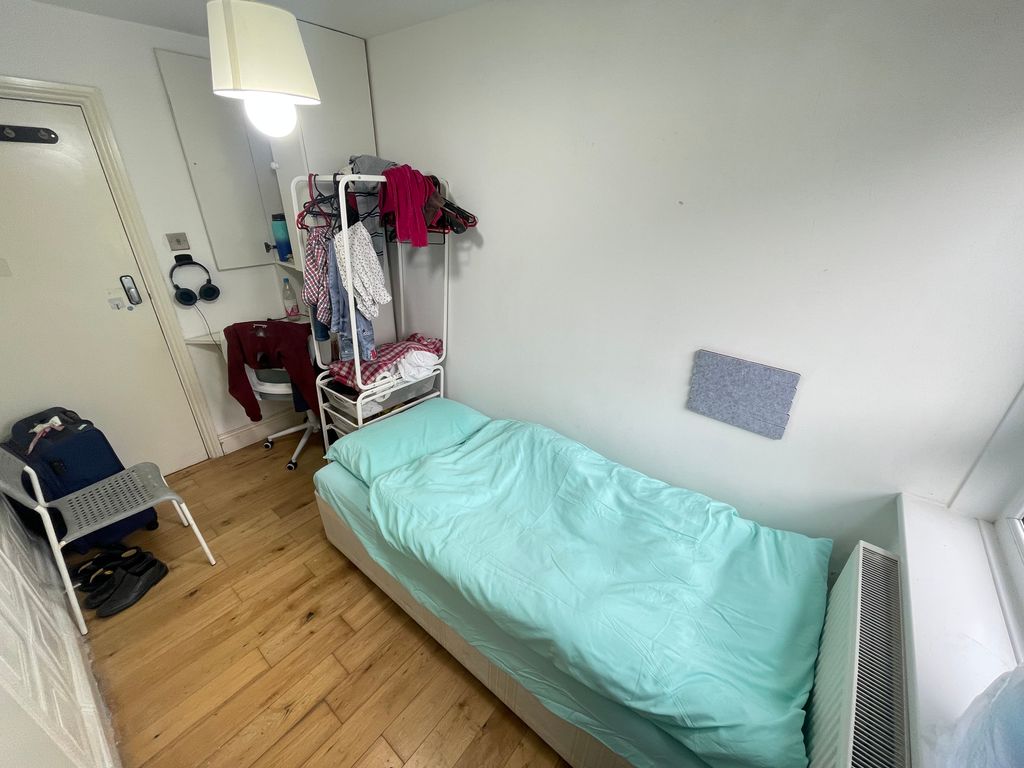 Property photo 2 of 3