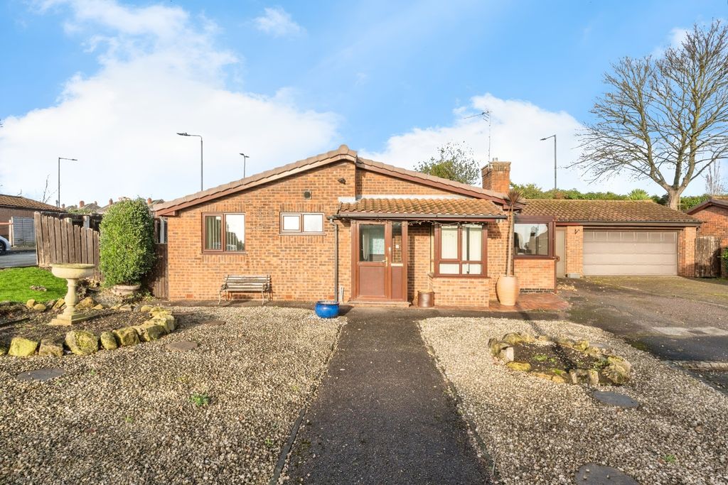 Property photo 1 of 16 Front