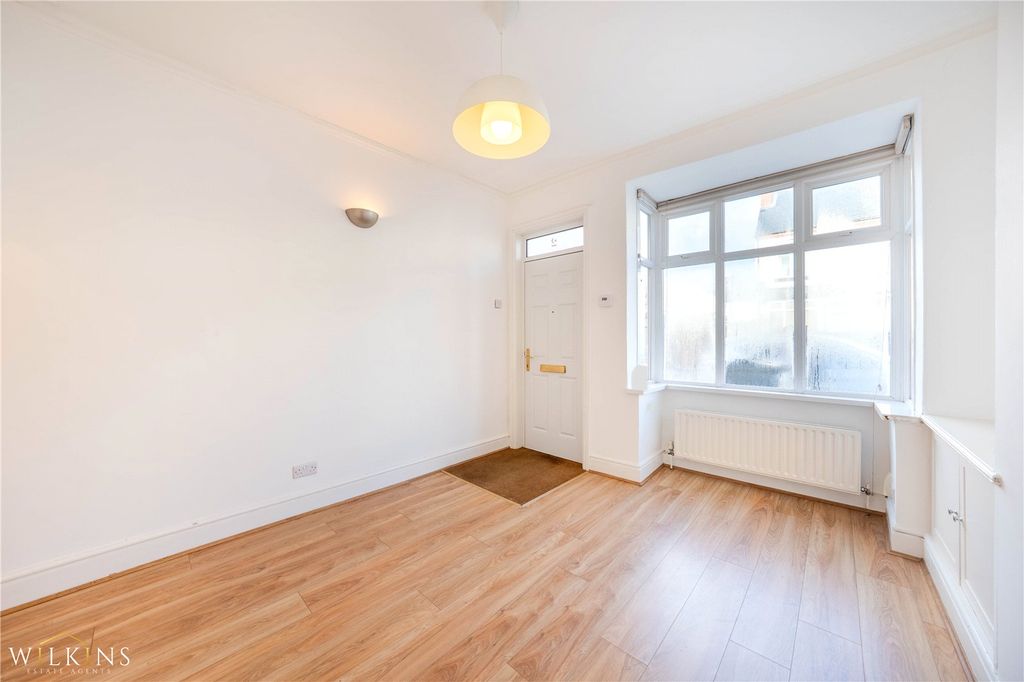 Property photo 3 of 17 Picture No. 02