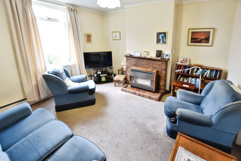 Property photo 3 of 27