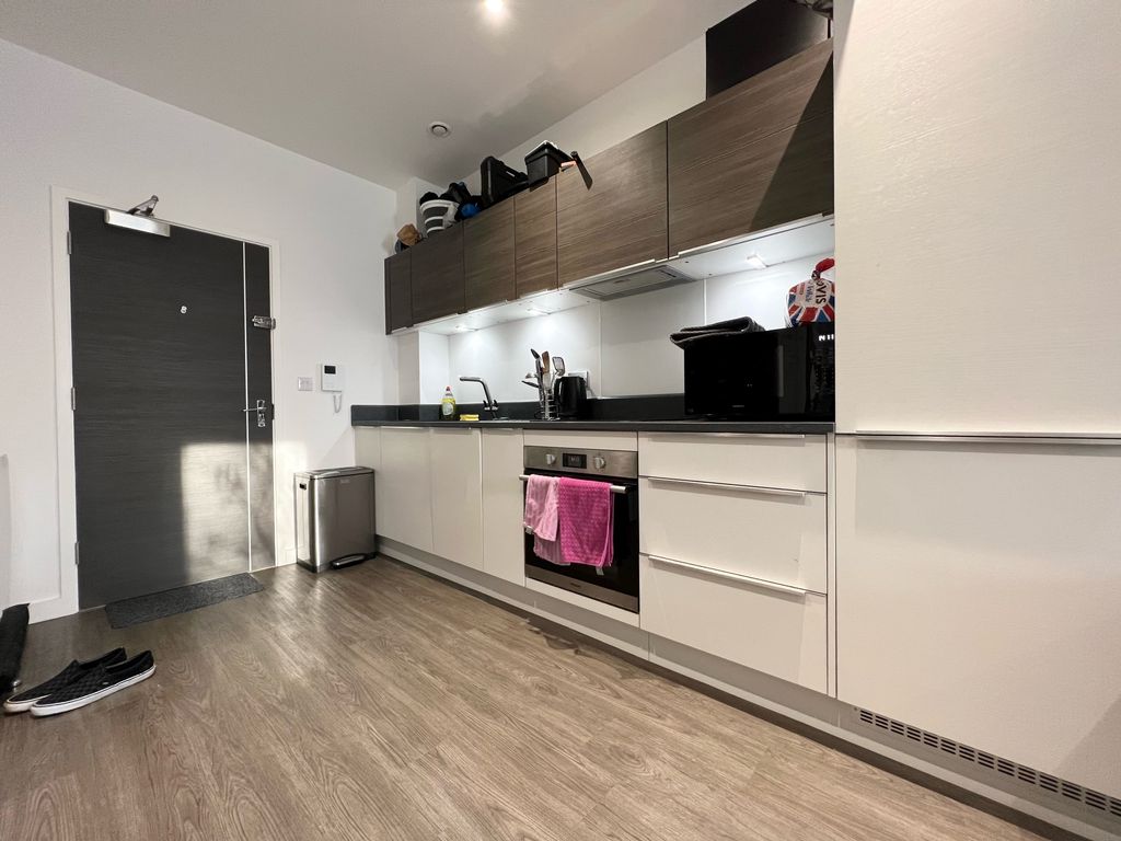 Property photo 2 of 5 Kitchen