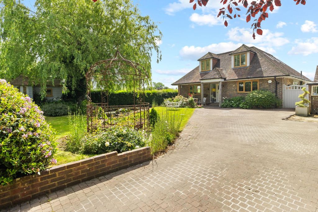 Property photo 1 of 31