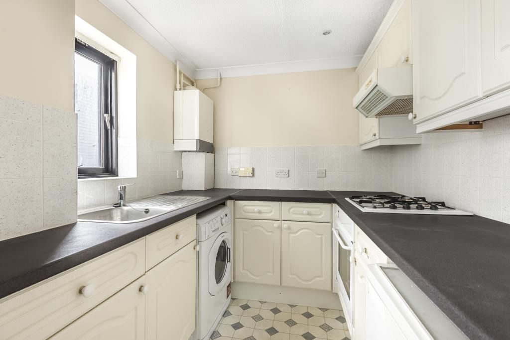 Property photo 2 of 10 Kitchen