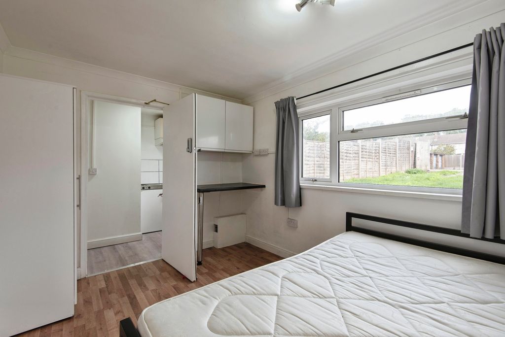 Property photo 2 of 7 Pbox-Img.Jpg