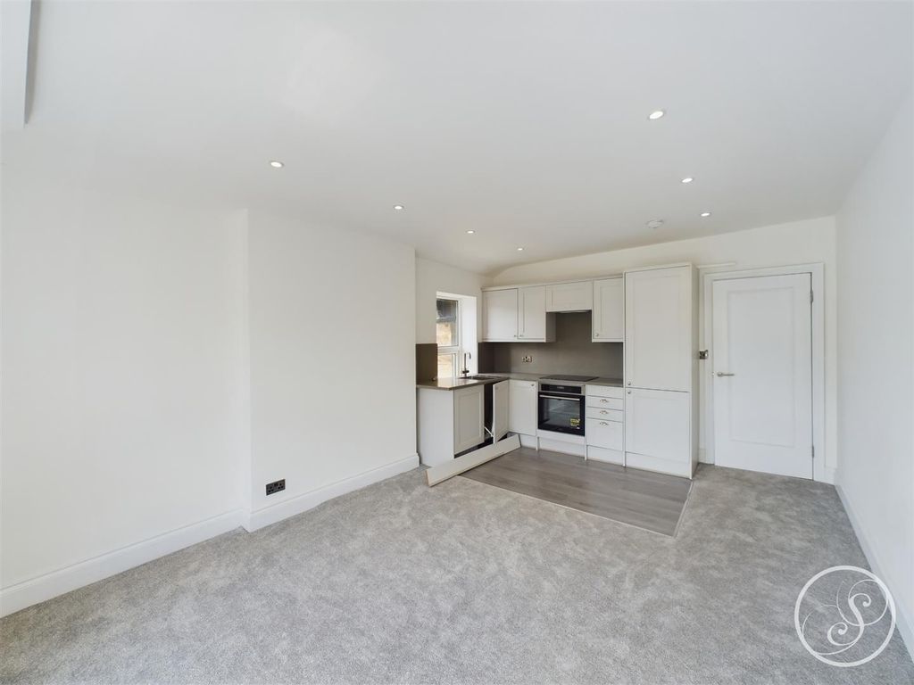 Property photo 2 of 6 Cam02071G0-Pr0318-Still001.Jpg