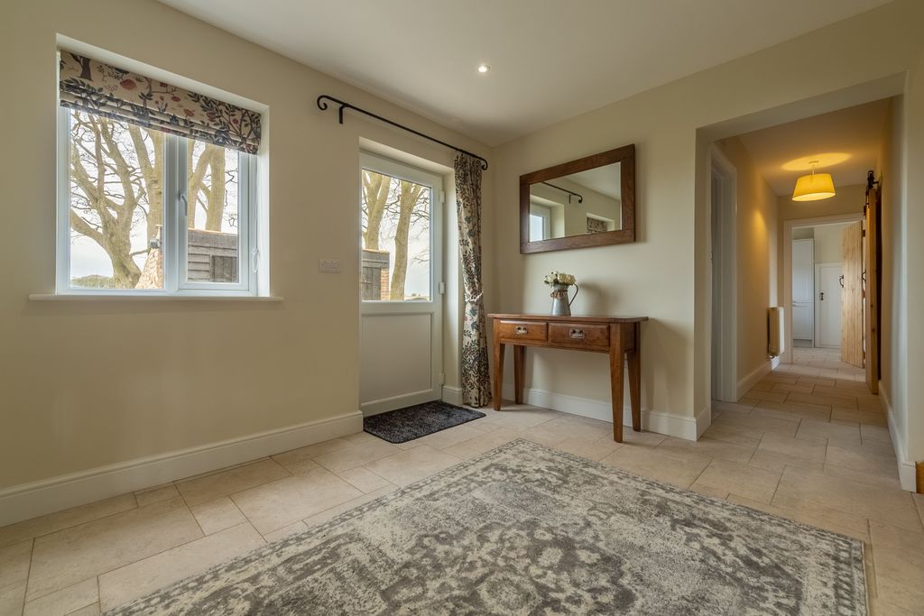 Property photo 3 of 24 Entrance Hall