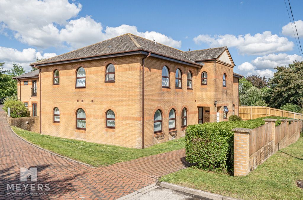 Property photo 1 of 8