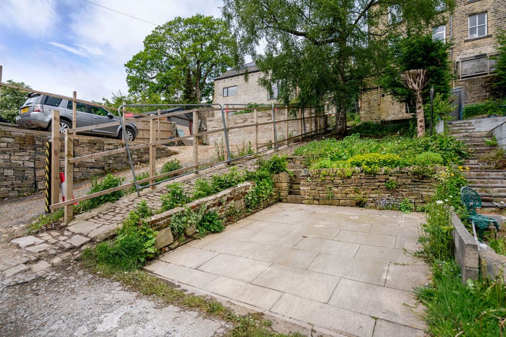 Property photo 3 of 22