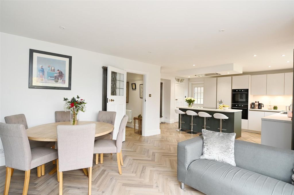 Property photo 3 of 18 Belstead0042.Jpg