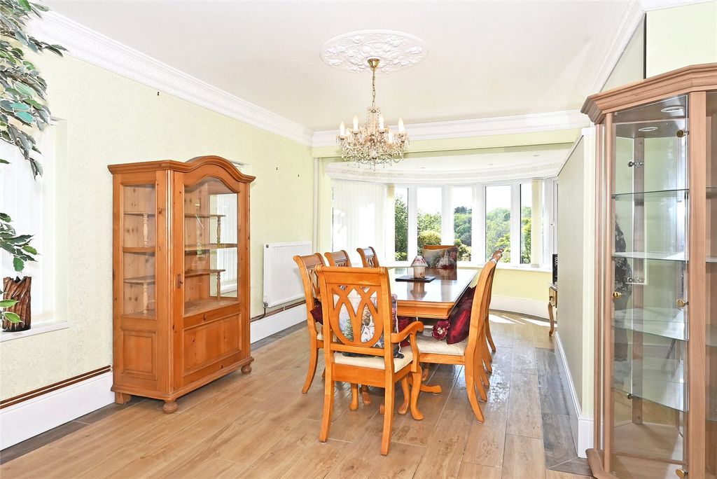 Property photo 3 of 22 Dining Room