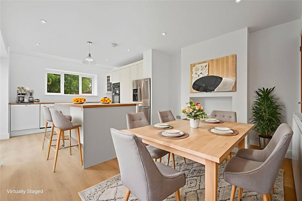 Property photo 3 of 14 Kitchen