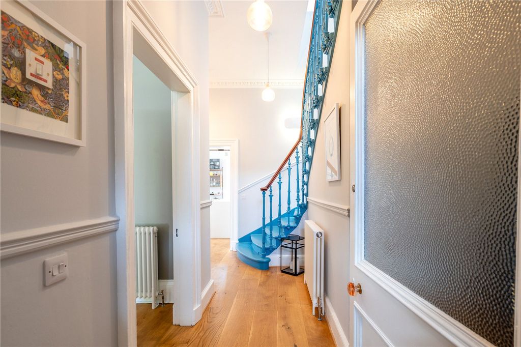 Property photo 2 of 26 Stanley Road 27