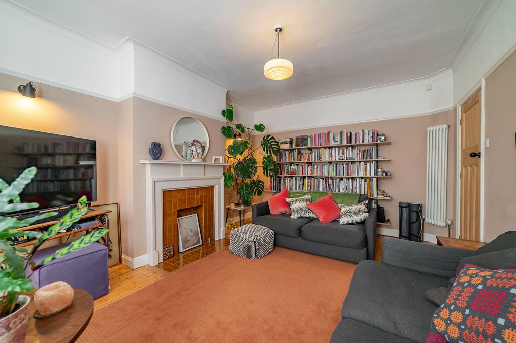 Property photo 3 of 24