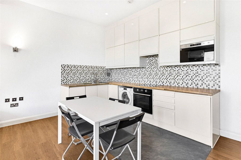 Property photo 2 of 14 Picture No. 08