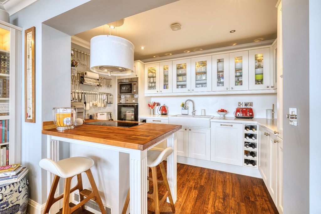 Property photo 3 of 17 Picture 3