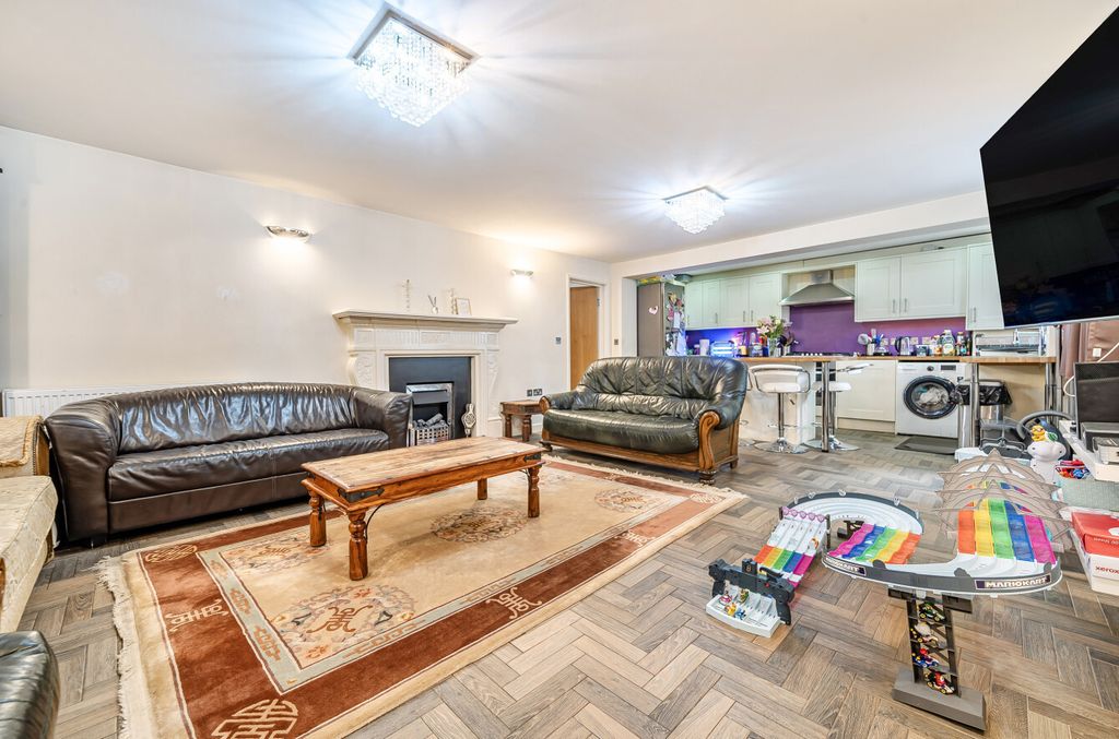 Property photo 3 of 16 1303209-16-68838B...