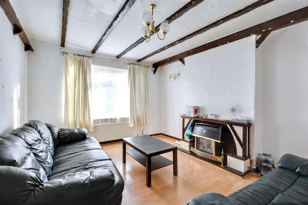 Property photo 2 of 17 Lounge.Jpeg