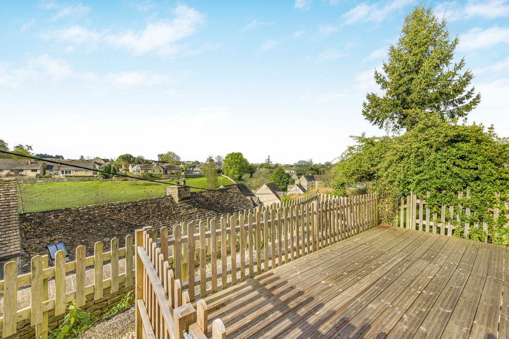 Property photo 2 of 16 Picture No. 15