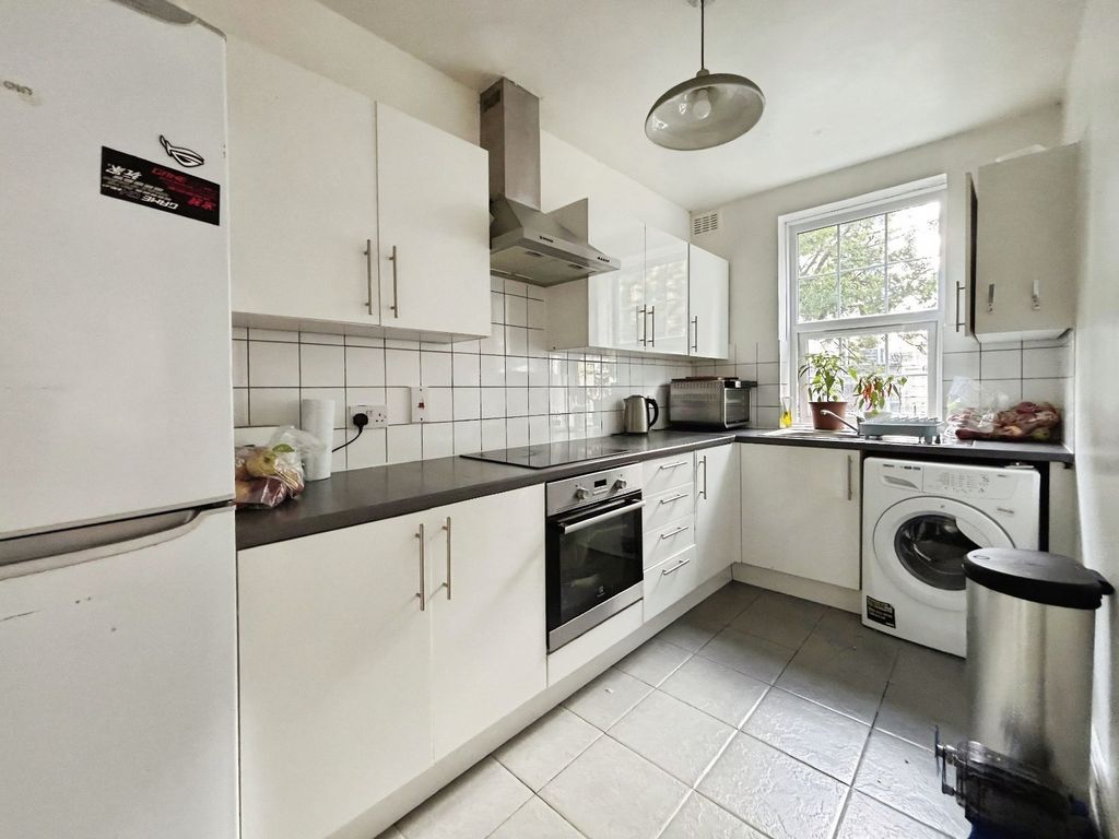 Property photo 3 of 11 03