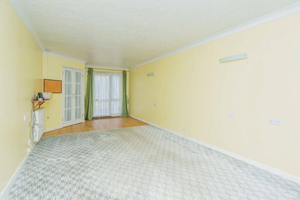 Property photo 3 of 15 Living Room